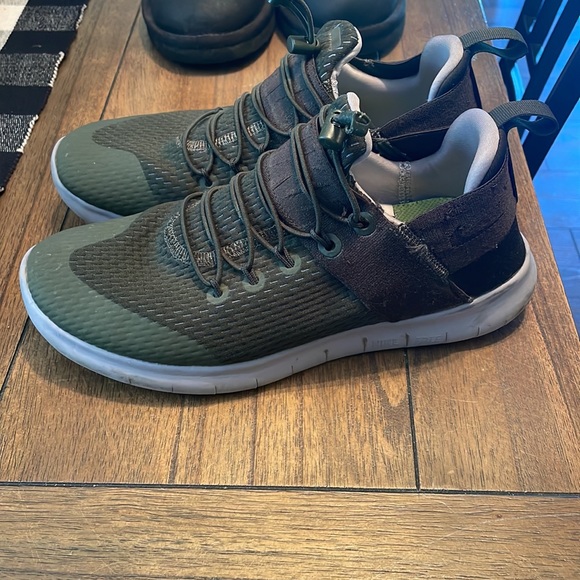 Womens Nike size 7 - Picture 2 of 4